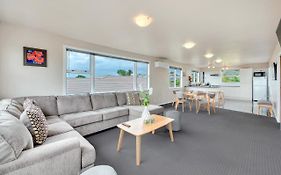 Fabulous Three Bedroom Home In Pakuranga